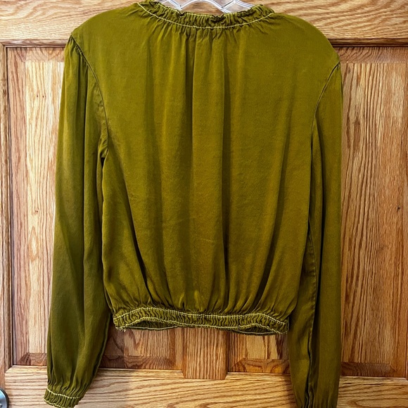 Bella Dahl Satin Shirred Top - Picture 4 of 6